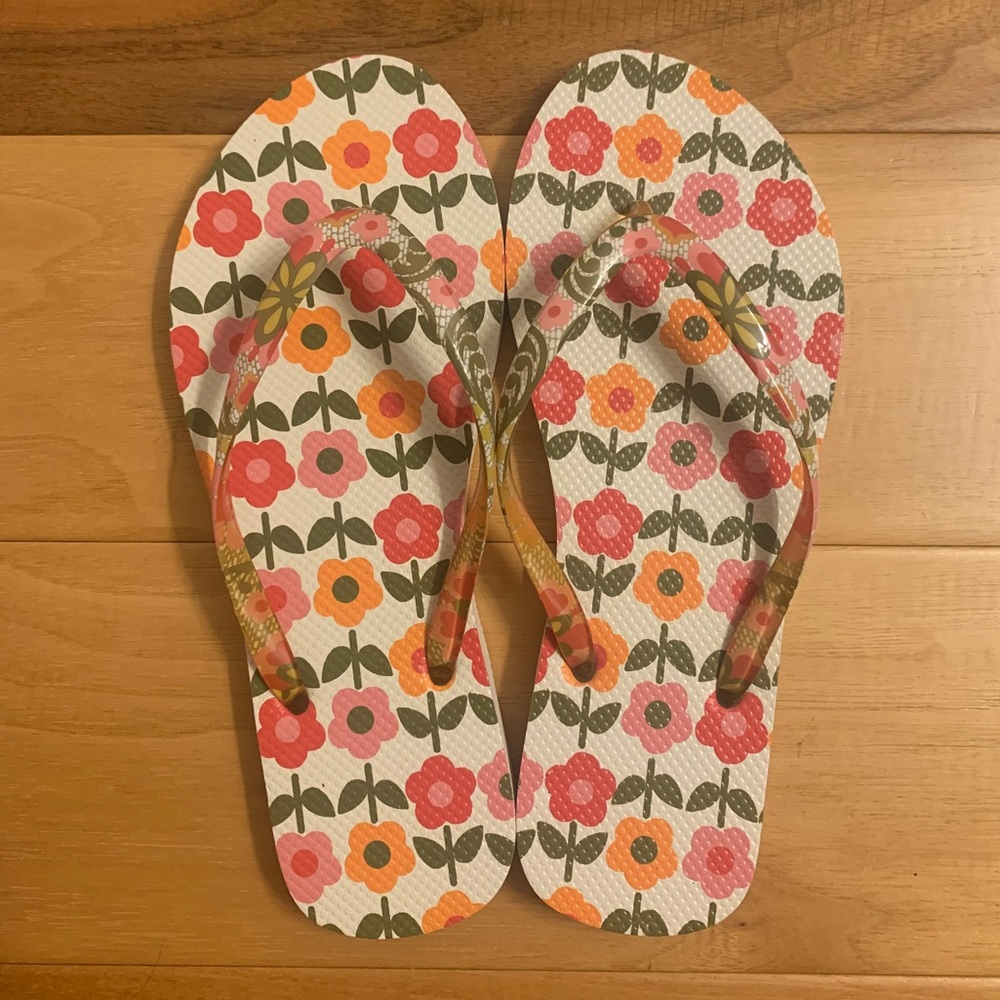 NWOT Vera Bradley Flip Flops